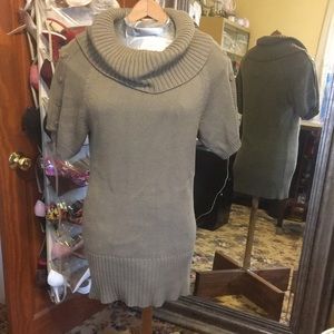 Hunter green tunic sweater